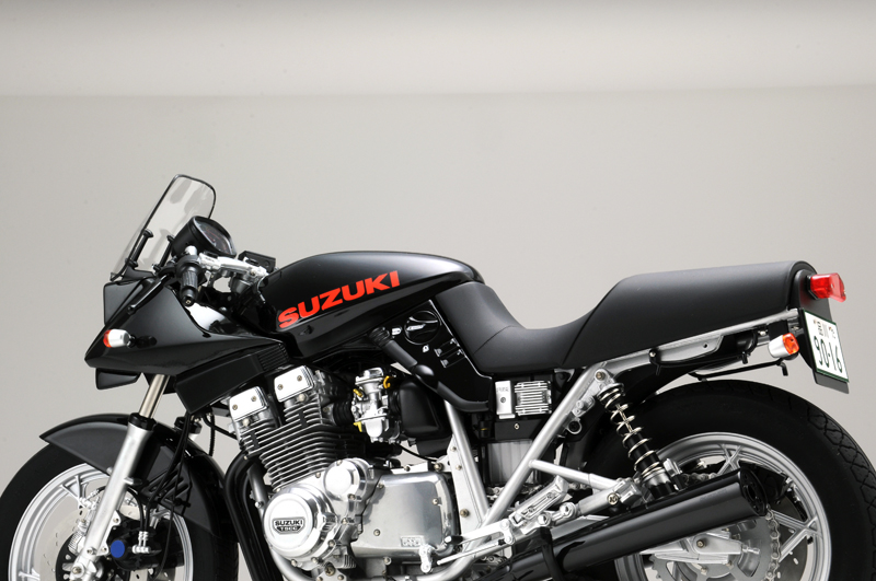 24日迄出品 西部警察バージョンタミヤ プラモデル完成品スズキGSX1100S刀-