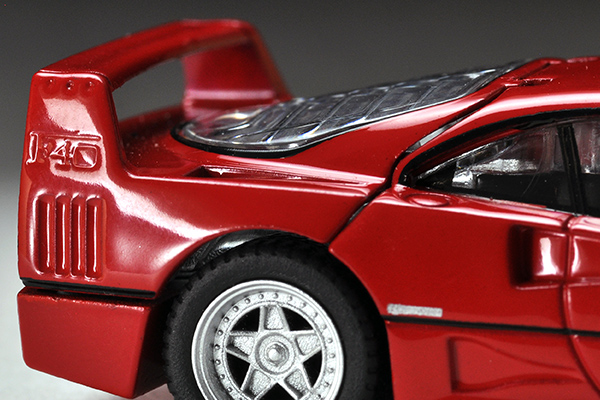 フェラーリ F40(赤) | 製品をさがす | トミーテックミニカー